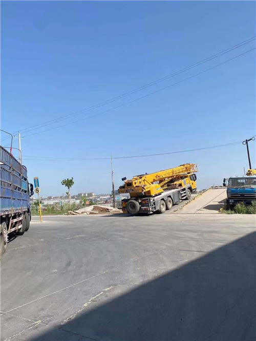 兰坪25吨吊车的租赁价格大概是多少？