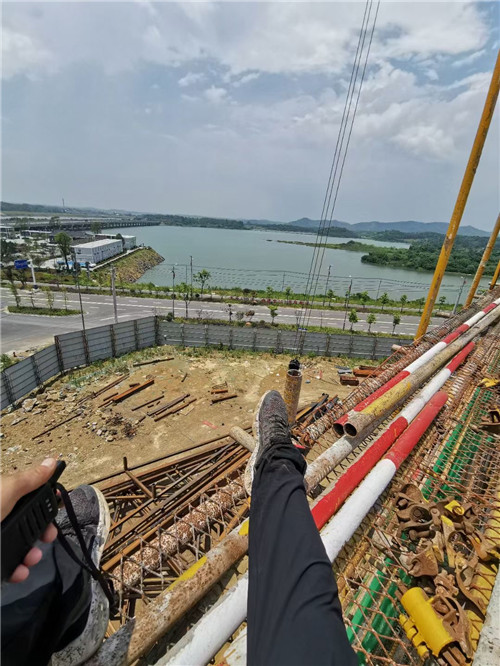 兰坪作业中发生设备损坏或人员意外，责任怎么划分？