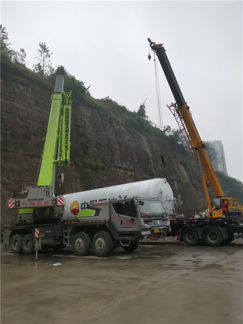 兰坪“不怕风雨冻”—— 吊车的 “恶劣环境适应” 技术